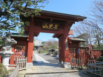 周辺環境　駅前は、駅名の通り「妙蓮寺」