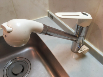 　キッチン水栓（シングルレバー・浄水器付）