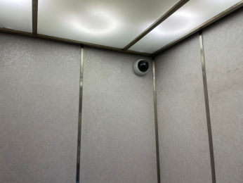 　エレベーター内防犯カメラ