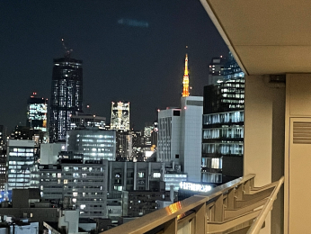 　17Ｆ開放廊下の夜景（東京タワーが見えます。）
