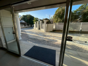 �@�G���g�����X�����i��������B�e�j