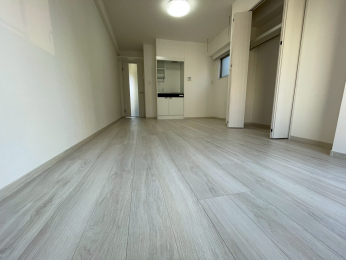 �@�t���[�����O�{�H�i�u���H�@�j