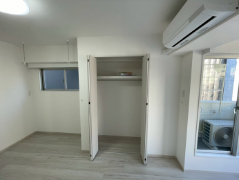 �@�����E�N���[�[�b�g