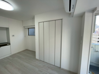 �@�N���[�[�b�g�i�܌�CLOSED�j