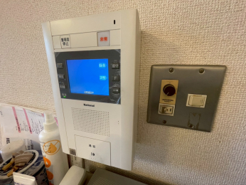 �@TV���j�^�[�t�C���^�[�t�H��