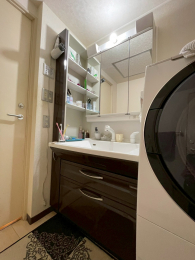 �@���ʉ��ϑ�