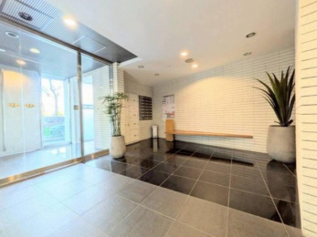 �@�G���g�����X�z�[��