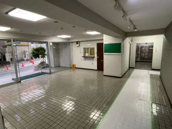 �@�G���g�����X�z�[��