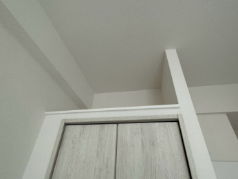 �@�N���[�[�b�g�㕔�I